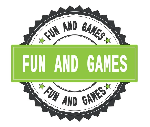 Текст FUN AND GAMES на серо-зеленой круглой марке с надписью Zag b — стоковое фото