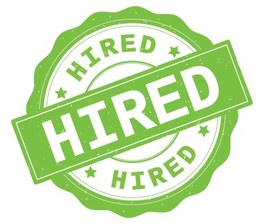 İşe alınan metin, yeşil yuvarlak rozet yazılmış.