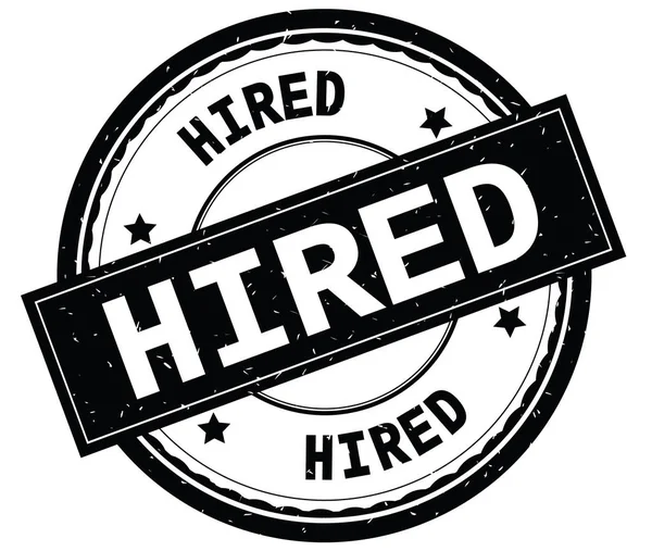 Siyah yuvarlak pencere boyutu üzerinde yazılı metin kiraladı.