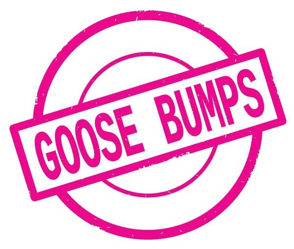 GOOSE BUMPS текст, написанный на розовой простой круговой печати . — стоковое фото