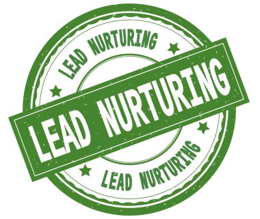 Metin yeşil yuvarlak pencere boyutu üzerinde yazılı Nurturing, kurşun.