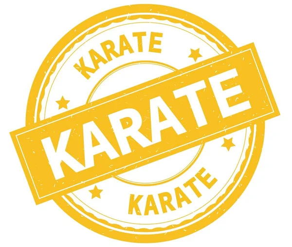 KARATE, testo scritto su timbro rotondo giallo in gomma . — Foto Stock