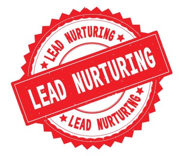Kurşun Nurturing kırmızı metin damgası, zig zag kenarlıklı yuvarlak.
