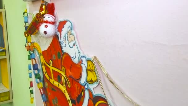Рисунок Санта-Клауса в санях с северным оленем — стоковое видео