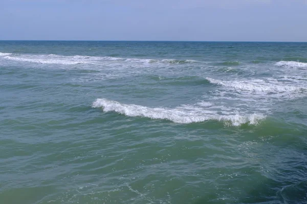 Mae Ramphueng plajda kum plaj dalgalar deniz