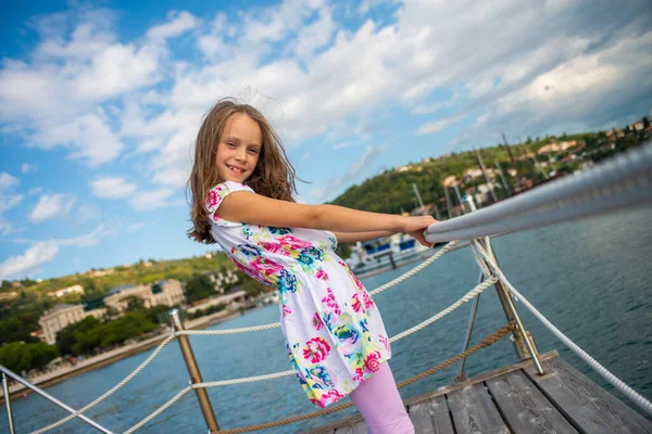 Happy School Girl Having Fun Summer Holidays — kuvapankkivalokuva