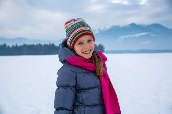 School Girl Enjoying Her Winter Holiday — kuvapankkivalokuva