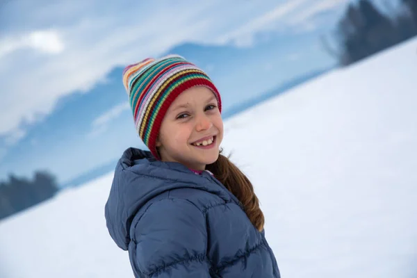 School Girl Posing Photo Snow – stockfoto