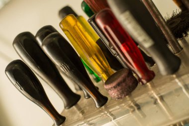 Bir araç standındaki farklı araçları kapat