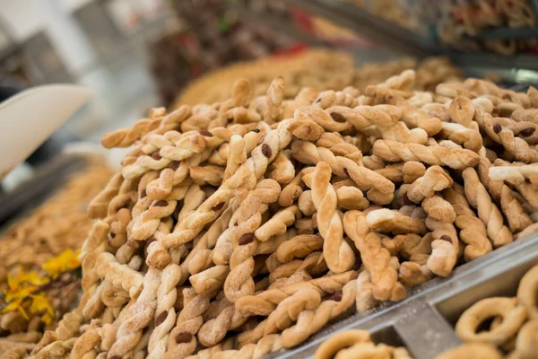 Close Freshly Baked Bread Sticks Market – stockfoto