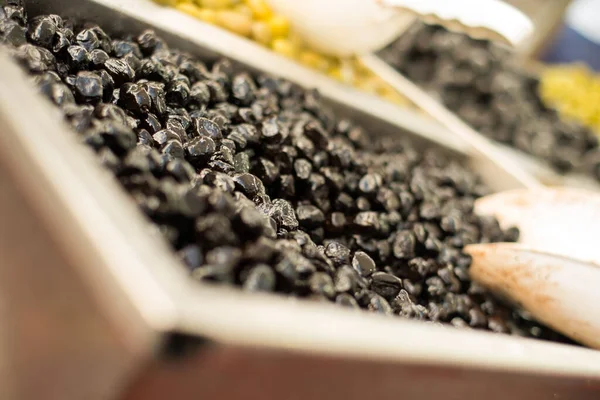 Close Black Olives Covered Oil — kuvapankkivalokuva