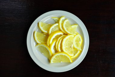 taze limon dilimli