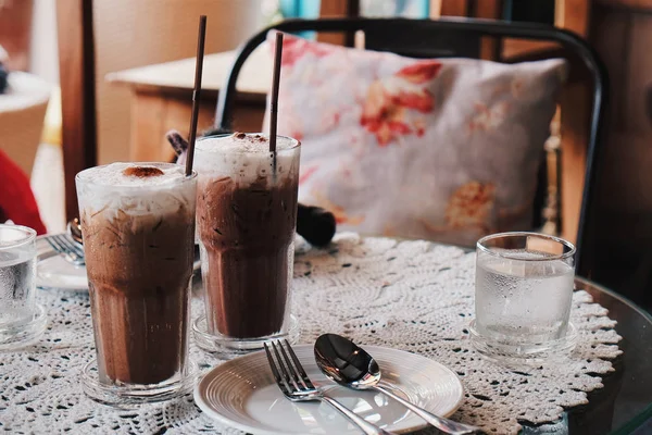 喫茶店のアイス コーヒーは ロイヤリティフリーのストック画像