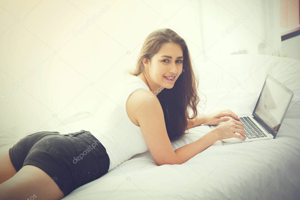 Beautiful Caucasian Woman Laying Down On White Bed Using Laptop And Smile Vintage Tone Stock Photo Image By C Twinsterphoto Beautiful Caucasian Woman Laying Down On White Bed Using Laptop And Smile Vintage Tone Stock Photo Image By C Twinsterphoto