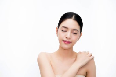 Genç güzellik Asya yüz, beyaz arka plan üzerinde izole güzel bir kadın. Kavramı, sağlık ve Cilt Bakımı