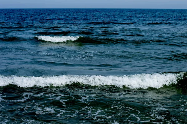 Волны Черного моря — стоковое фото