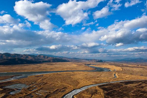 Долина реки солнечный весенний день
.