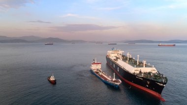Tanker Zaliv Nakhodka and LNG-tanker Ob River. clipart