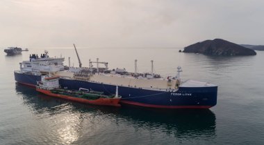 Tanker Rn-Polaris ve Lng-tanker Fedor Litke.