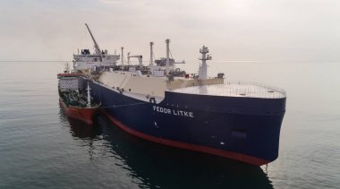 Tanker Rn-Polaris ve Lng-tanker Fedor Litke.