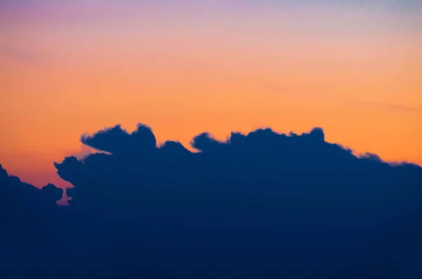 夕方の空の夕焼け雲 — ストック写真