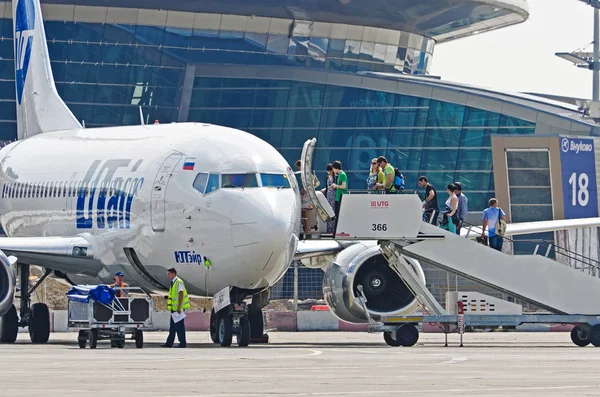 Yolcuları 02 Temmuz 2013 Havaalanı boeing 737, Utair, Havaalanı Vnukovo, Rusya Moskova yatılı