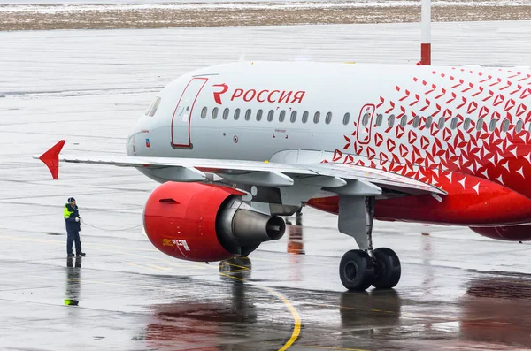 Airbus a319 Rossiya airlines, Rosja Sankt Petersburg Pułkowo, 17 lutego 2017 — Zdjęcie stockowe