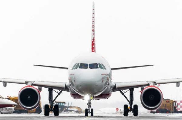 Airbus a319 Rossiya αεροπορικές εταιρείες, Αεροδρόμιο Πούλκοβο, Αγία Πετρούπολη Ρωσία Ιανουαρίου 2017 — Φωτογραφία Αρχείου