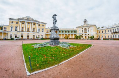 Paul antik heykel Pavlovsk şehir sarayda önce meydanında