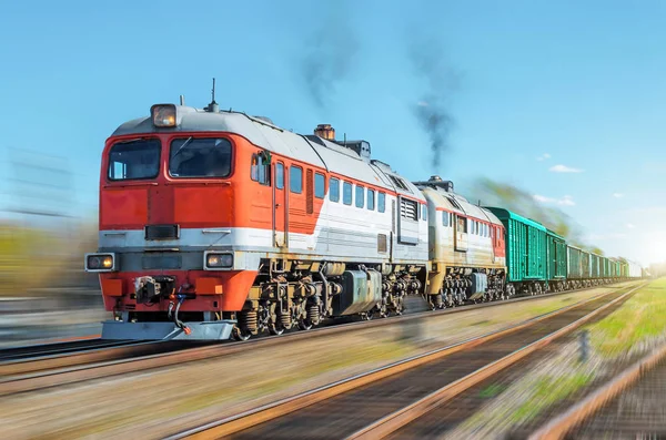 Yük treni bulanıklık hareket demiryolu setin demiryolu. — Stok fotoğraf