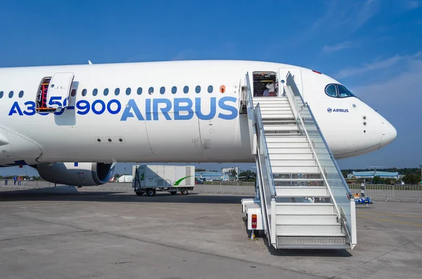 Airbus A 350. Rusia, Moscú. Agosto 2015 . — Foto de Stock