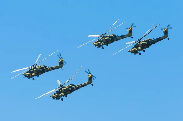 Group of combat helicopters Berkuty. Russia, Saint-Petersburg, June 2017. — Stock Photo, Image