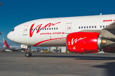 Boeing 777 Vim avia hava yolları, Havaalanı Pulkovo, Rusya Saint-Petersburg. Haziran 2017