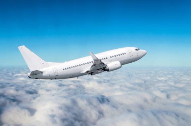 Uçağın yüksekliği uçuş bulut gökyüzü tırmanıyor