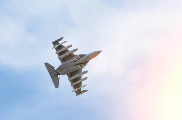 Repül az égen combat Fighter — Stock Fotó