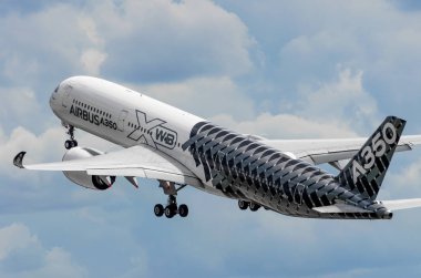 Gösteri uçağı Airbus A350 Xwb. Rusya, Moskova. Zhukovsky Havaalanı. 19 Temmuz 2017