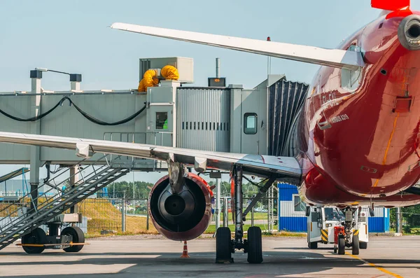 Airbus a319 Rossiya Havayolları, Havaalanı Pulkovo, Rusya Saint-Petersburg 10 Ağustos 2017