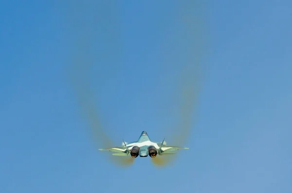 Jato de caça T-50 Rússia, Moscou, aeroporto Zhukovsky. 28 de agosto de 2015 — Fotografia de Stock