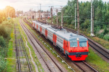 Elektrikli tren istasyonunda Saint-Petersburg sürücüler