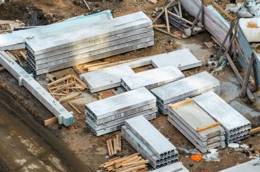 Beton döşeme yalan yukarıdan bir binanın inşaat sitesinde