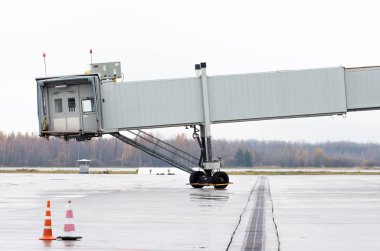 Bir uçak olmadan bir terminalden Teletrap yol açın.
