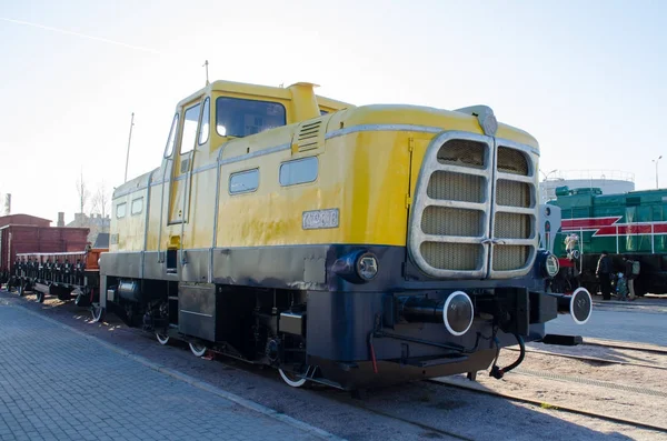 La vieille locomotive électrique diesel de l'URSS. Russie Saint-Pétersbourg. 02 novembre 2017 . — Photo