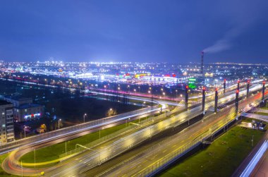 Pulkovskoe karayolu üzerinden Tuna Avenue Köprüsü. Rusya. Saint-Petersburg. 25 Kasım. 2017.
