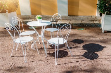 Klasik tarzı kafede açık yaz.