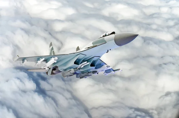 Avión de caza militar sobre las nubes . — Foto de Stock