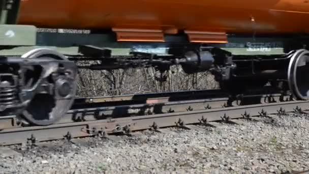 货运列车 近距离车轮和弯曲导轨 — 图库视频影像