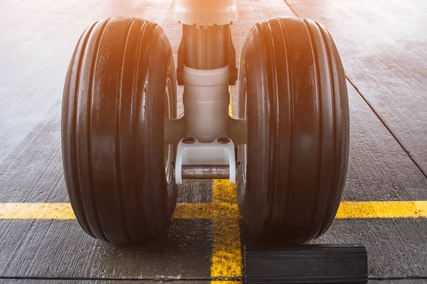 Wheels rubber tire rear landing gear racks. — Stock Photo, Image