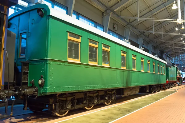 Vintage retro carros antigos locomotivas dos tempos da URSS. Rússia, São Petersburgo. Museu Ferrovias da Rússia 21 de dezembro de 2017 . — Fotografia de Stock