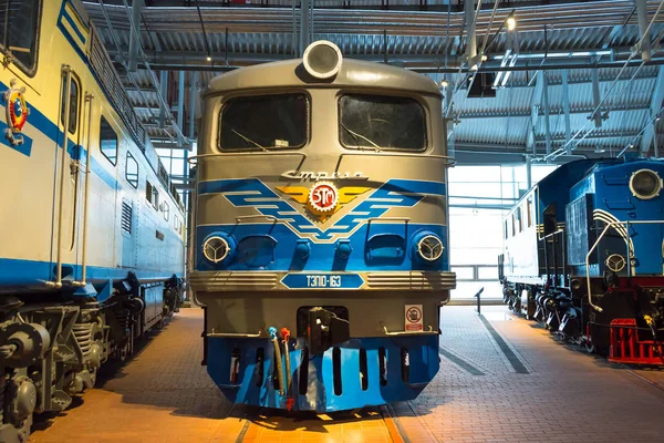 苏联时代的机车。俄罗斯。圣彼得堡。俄罗斯博物馆铁路2017年12月21日. — 图库照片