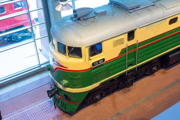 Locomotive des temps de l'URSS. La Russie. Saint-Pétersbourg. Musée Chemins de fer de Russie 21 décembre 2017 . — Photo